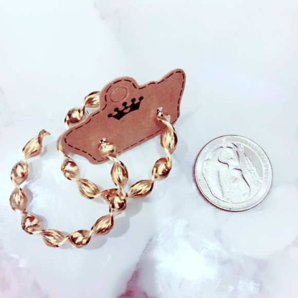 Vintage Jewelry - Gold Tone Twisted Hoop Earrings